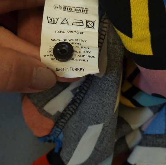 Big Dart Shirt  Women Medium Size UK14  Colorful - Picture 4 of 5